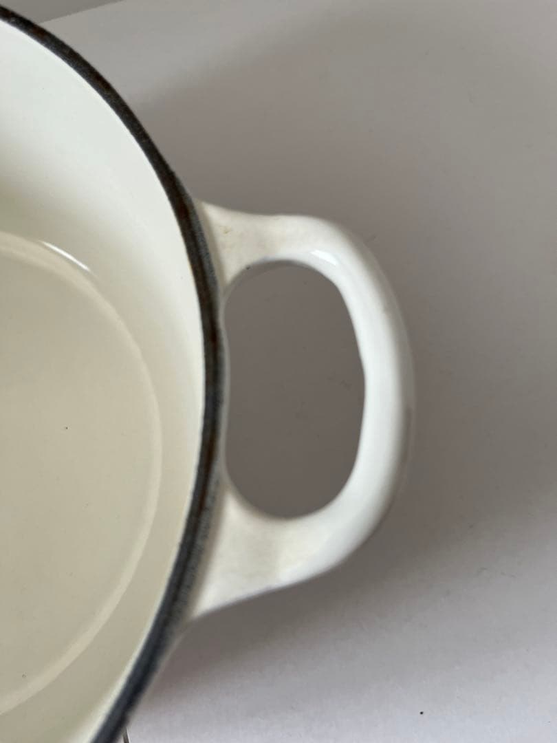 ルクルーゼ　ココットロンド　18cm ホワイト