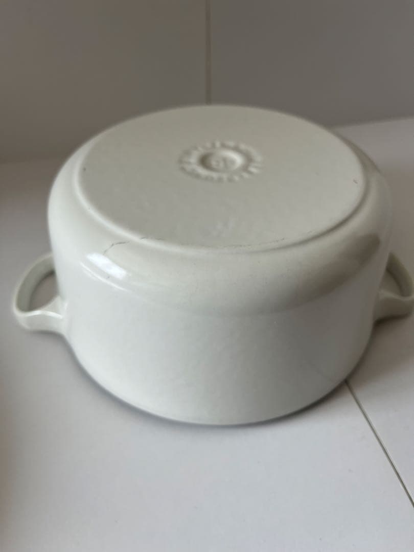 ルクルーゼ　ココットロンド　18cm ホワイト