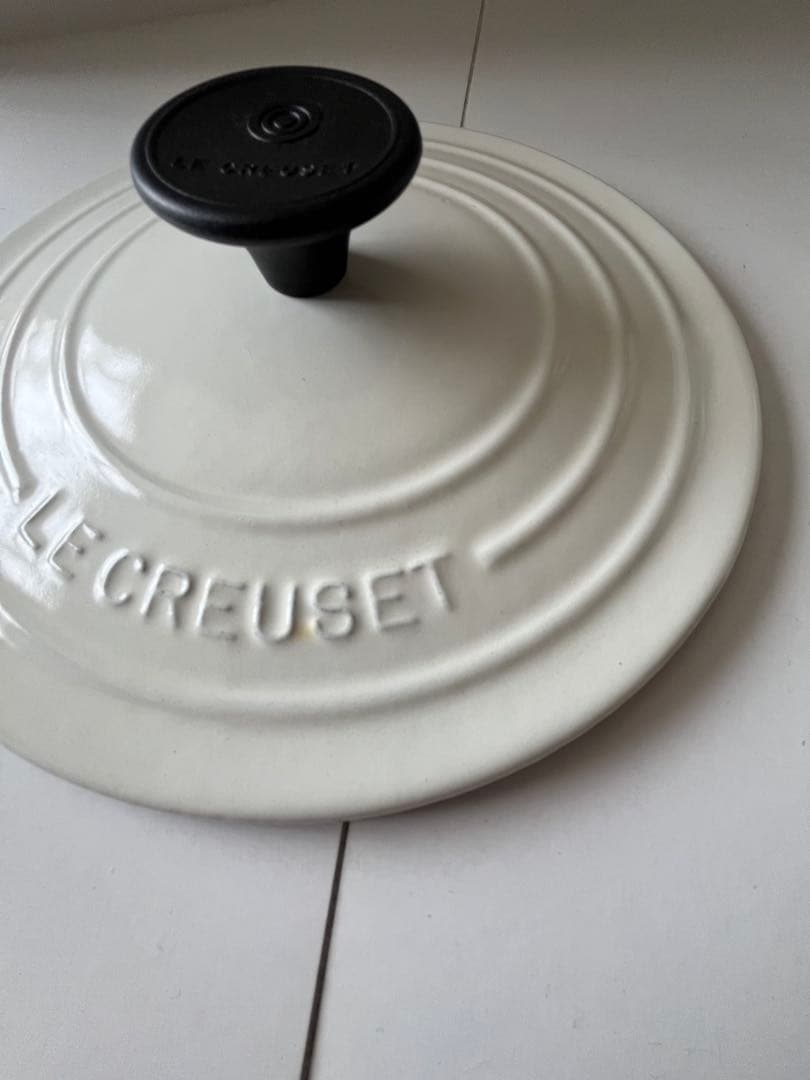 ルクルーゼ　ココットロンド　18cm ホワイト