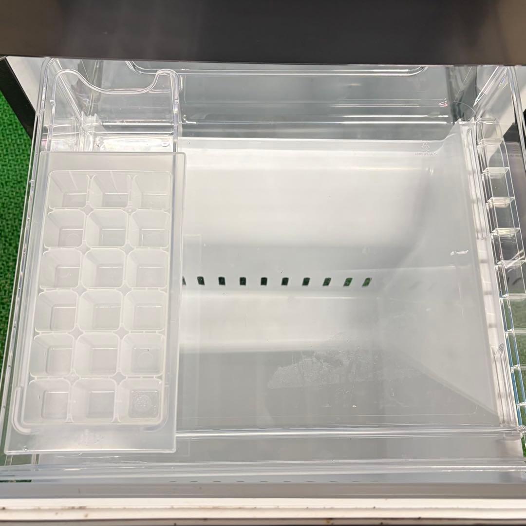 690 ブラックカラー　冷蔵庫　200L弱　洗濯機　小型　一人暮らし　極美品