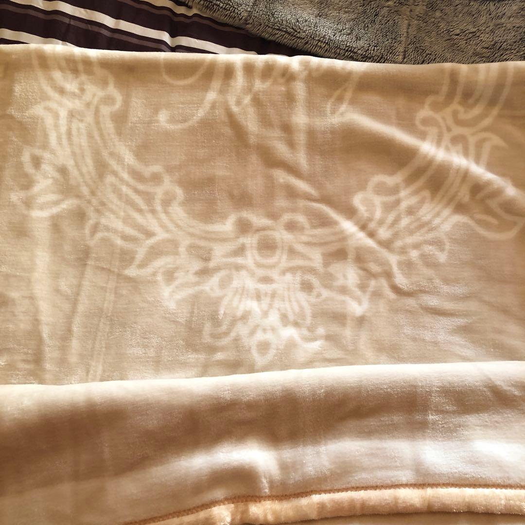 Rady クリーム色 ブランケット 毛布 箱付き