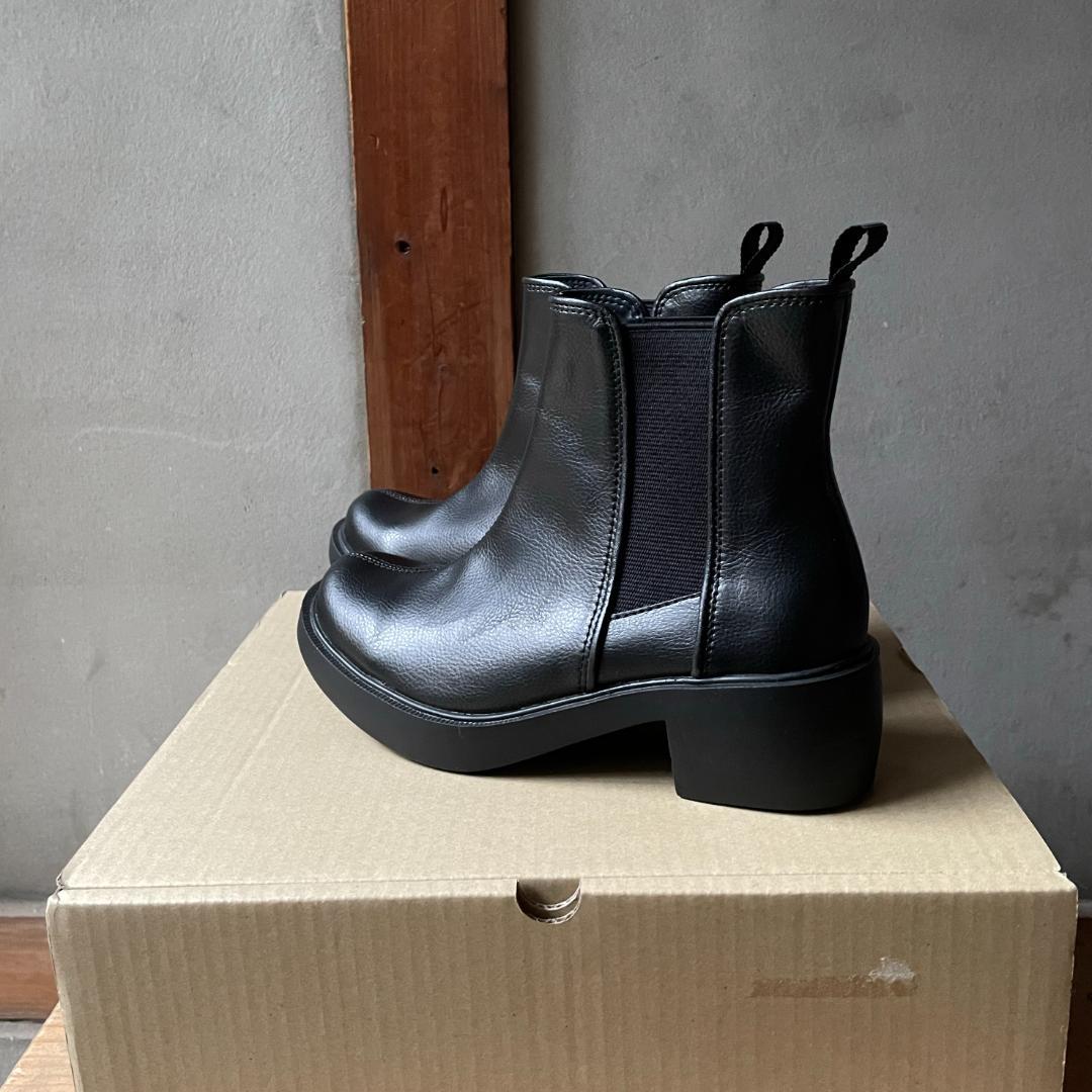 【未使用品】やさしい靴工房Belle&Sofaサイドゴアブーツ23.5cm黒