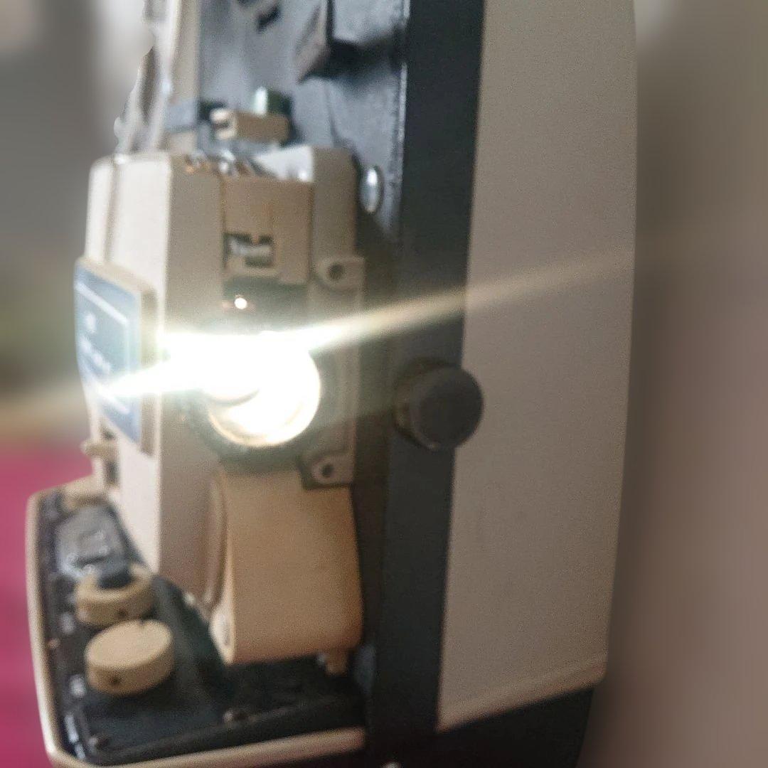 昭和希少製品、ELMO P.F.F. 映写機 ホワイト/ブラック箱付通電稼働ok