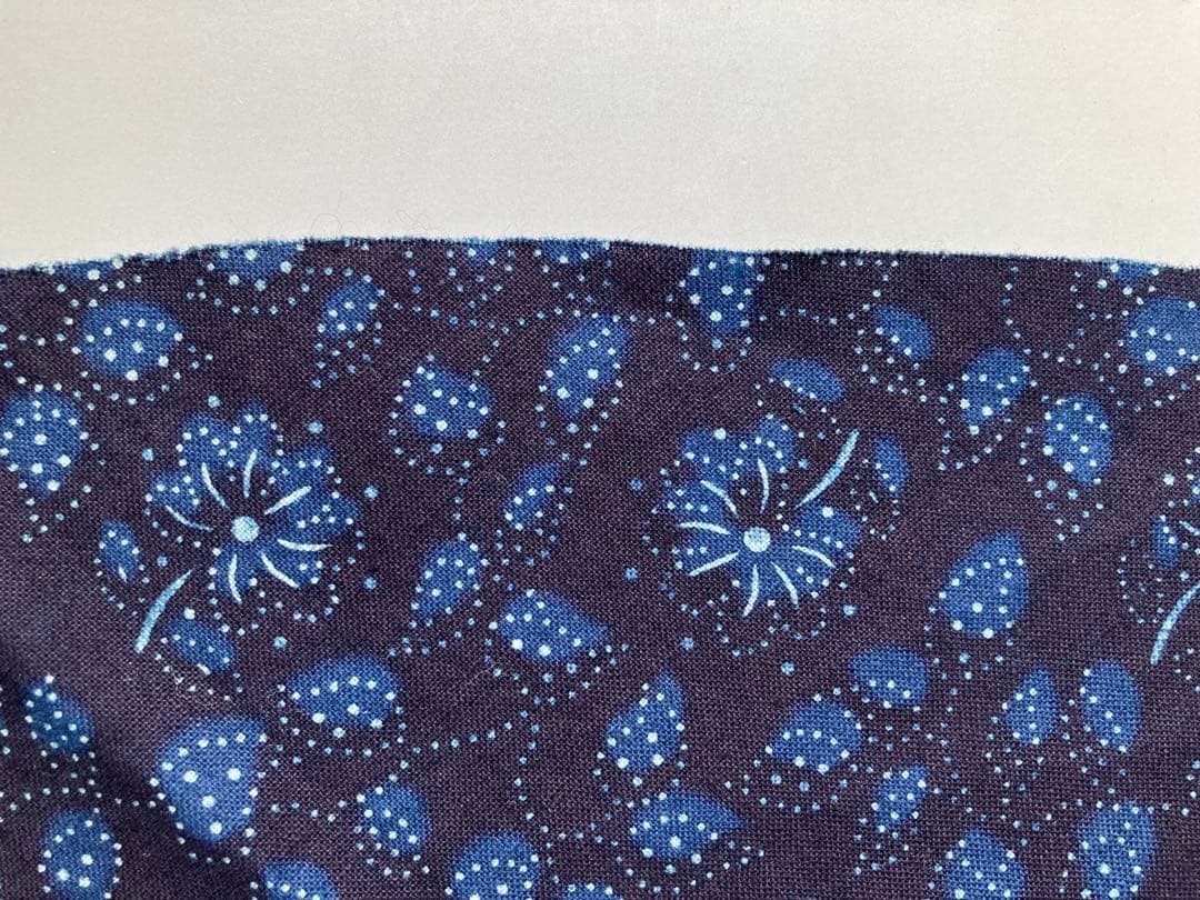 南仏　アンティーク　花模様のインディゴ　スカーフ　ニーム