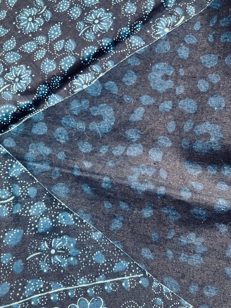 南仏　アンティーク　花模様のインディゴ　スカーフ　ニーム