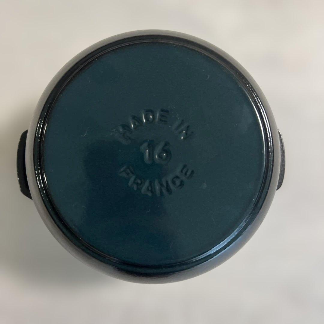 STAUB 黒　ココット16センチ