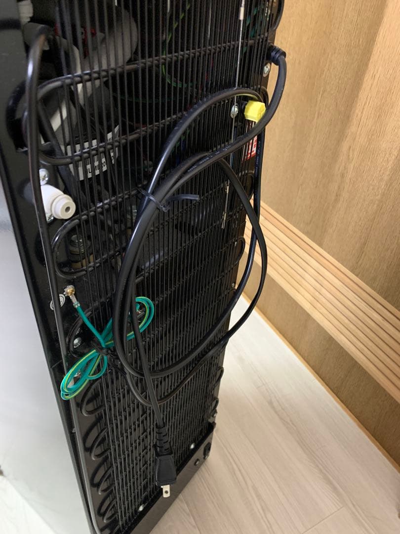 Frecious Slat ウォーターサーバー　スラット+カフェ　ブラック