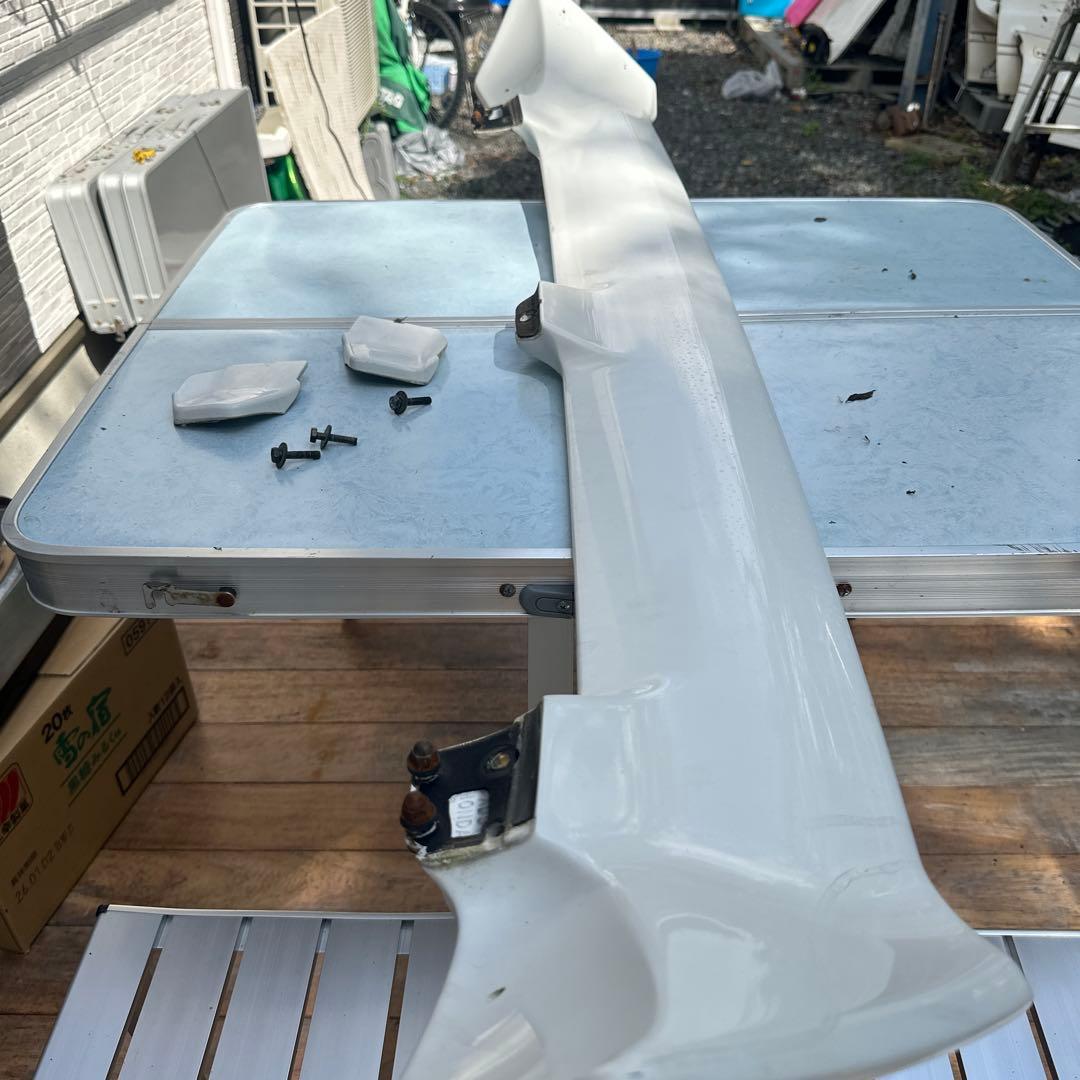 ホンダ　バモス　ホワイト リアウィング 取り付けネジ付き