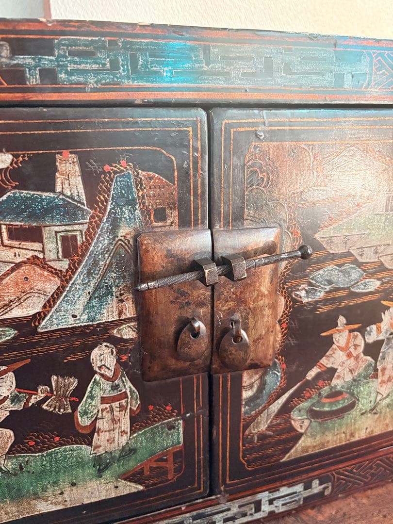 珍品 中国 黒漆塗り箪笥 李朝家具 モリジャン 文甲欌 韓国 キャビネット