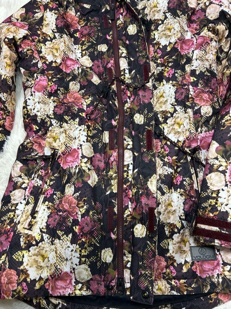 美品　VOLCOM　スノーボードウェア　ジャケット　花柄　M　レディース