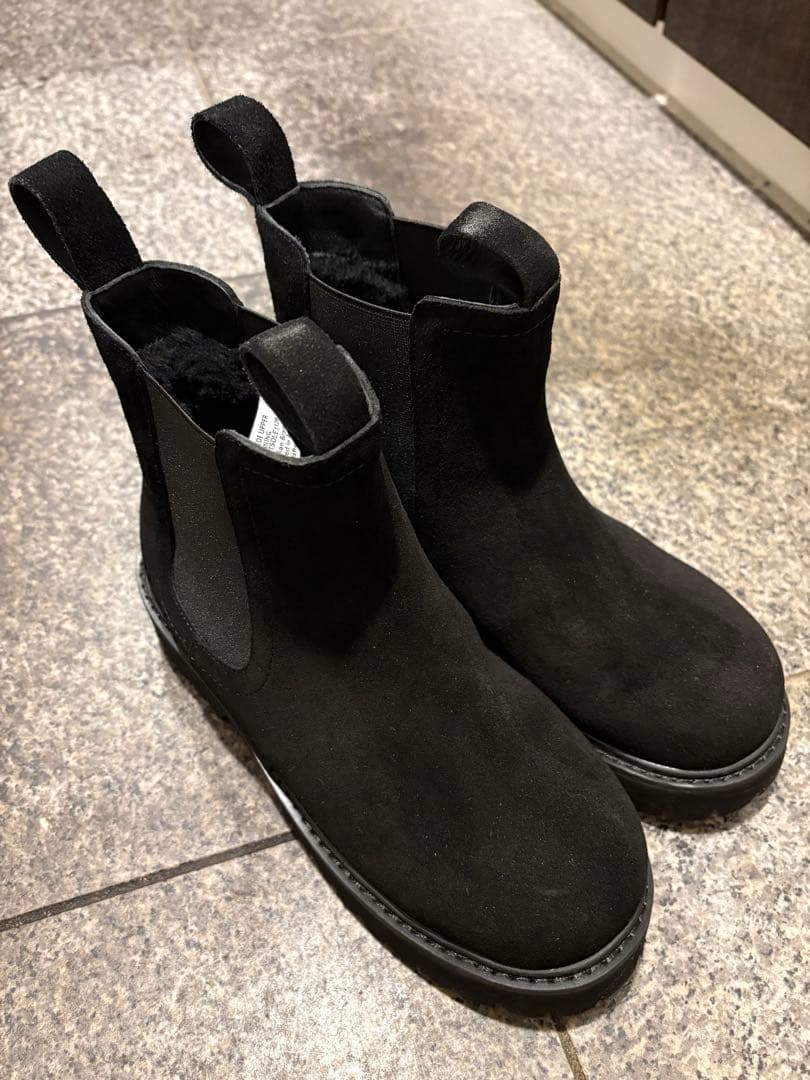 【お値下げ中】UGG アグ オーストラリア ブラック　ムートンブーツ