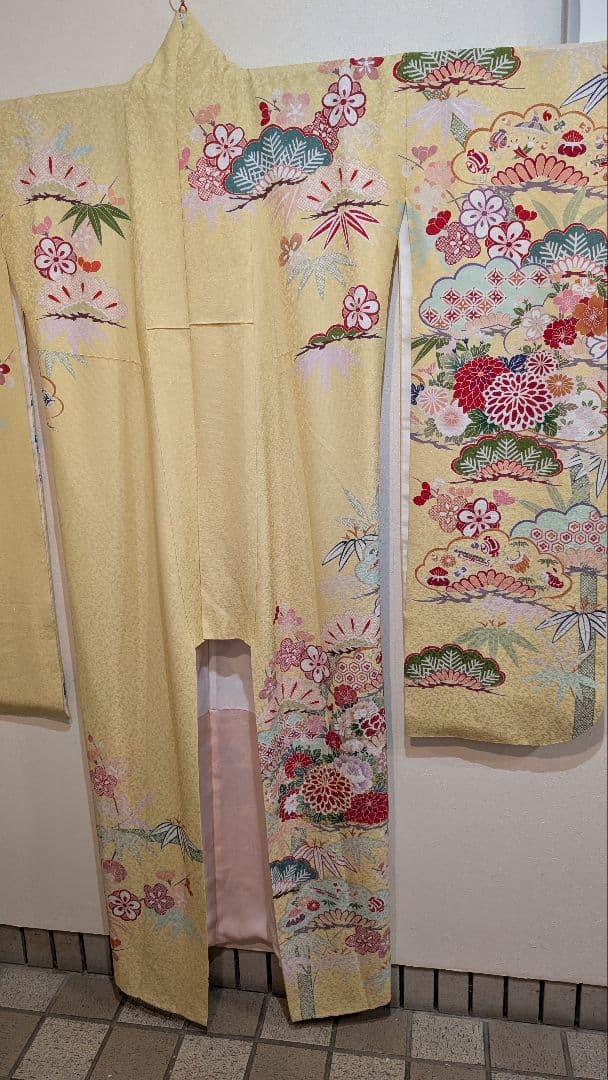 【美品】振袖 花柄 黄色•古典柄 Lサイズ