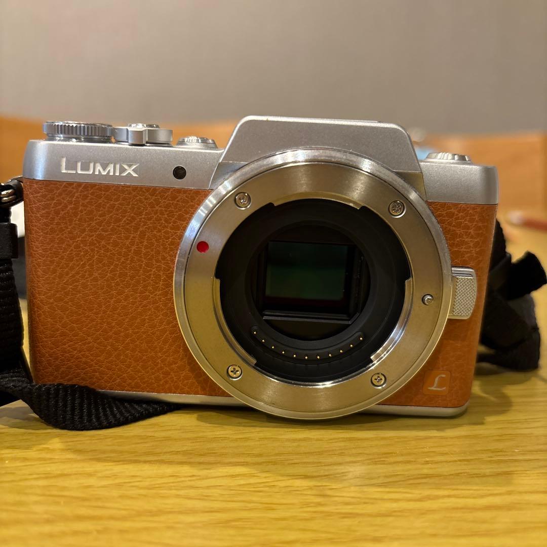 パナソニック LUMIX DMC-GF7 ダブルズームレンズキット