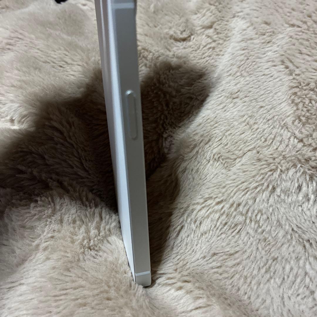 Apple iPhone 16e 128g ホワイト 本体