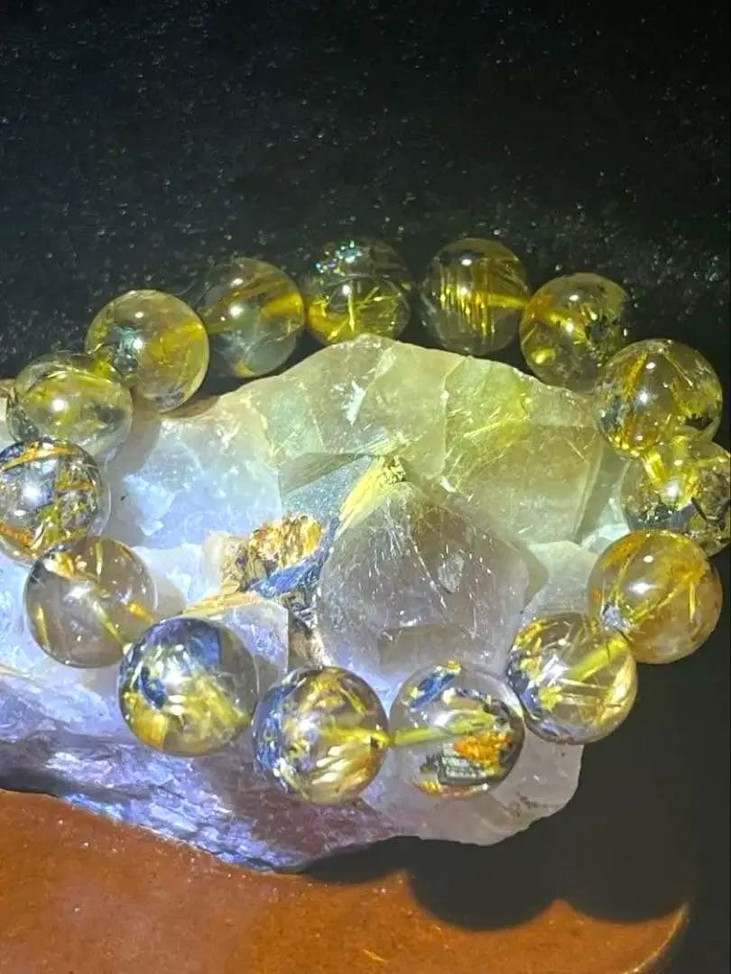 ルチルクォーツ　タイチンルチルクォーツ　クラスター　天然石　ルチル触れます！