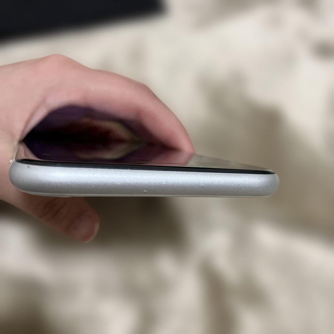 【ジャンク品】　Apple iPhone se2 第2世代　ホワイト　64GB