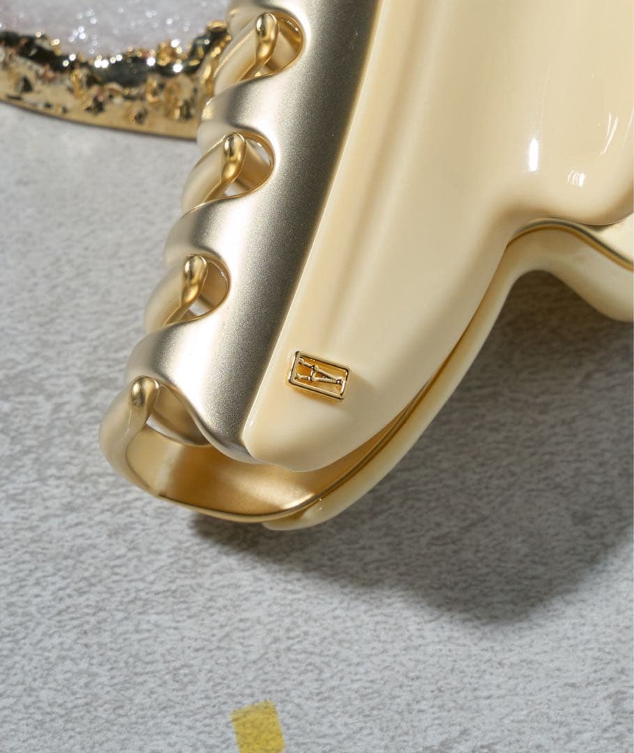 【6/20まで値下げ】アレクサンドルドゥパリ Mクリップ アイボリー