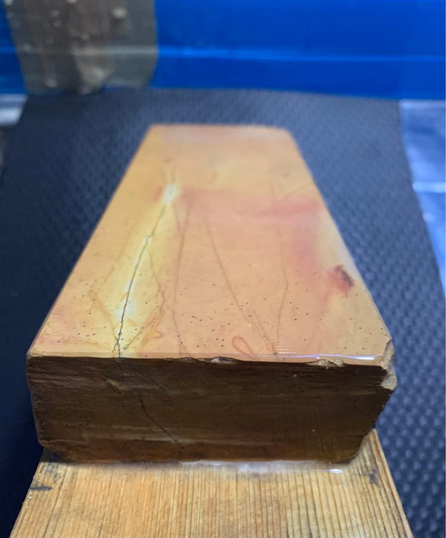 天然砥石　正本山　黄板　仕上げ砥石　台付き