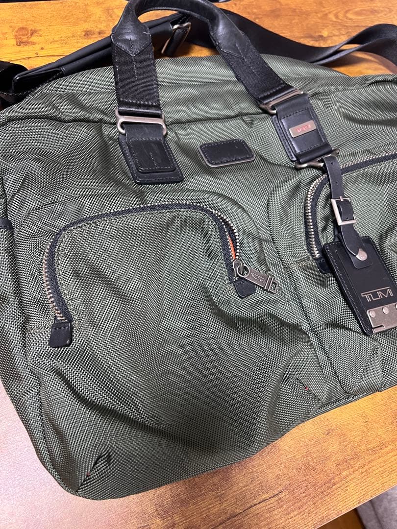 TUMI オリーブグリーン ビジネスバッグ（一度使っただけ）