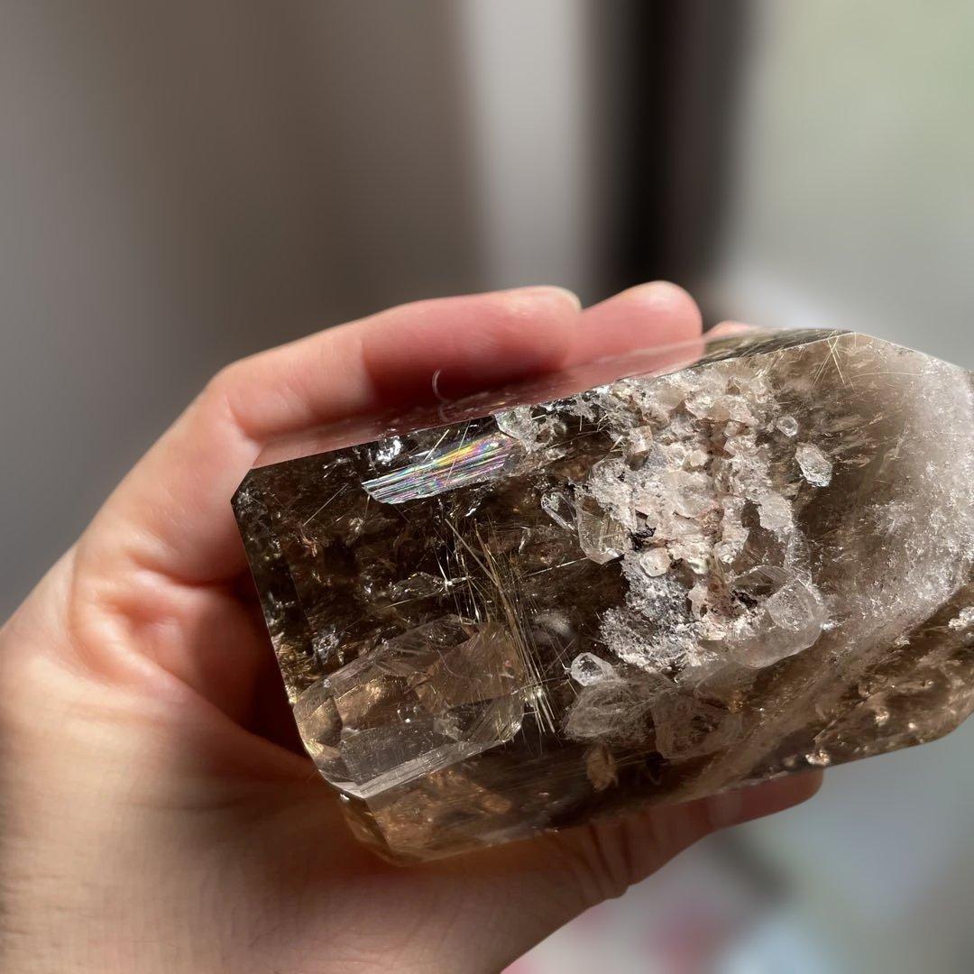 最終価格⭐︎スモーキークォーツ 原石 ゴールドタイチンルチル 虹入り 六角柱