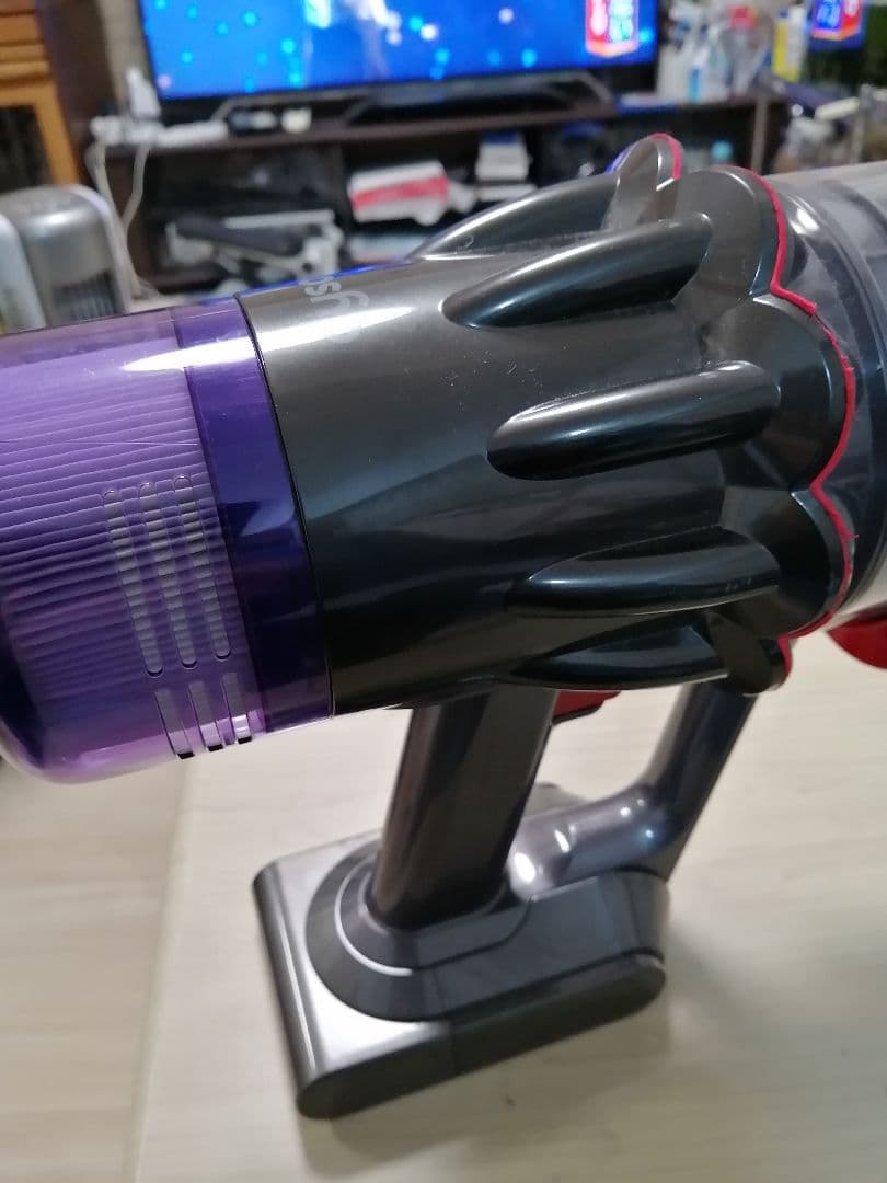 美品！格安!ダイソンSV 18本体純正バッテリー付き