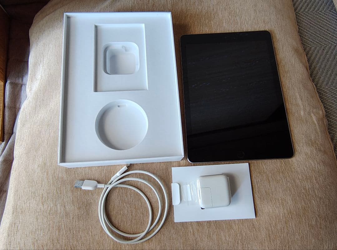 iPad 第6世代 128GB WiFiモデル スペースグレイ 美品