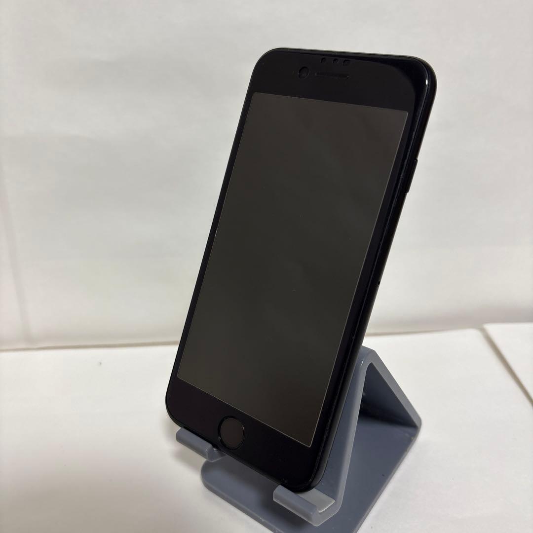 K*n様 Apple iPhoneSE2 128GBブラック　本体のみ　SIMフ