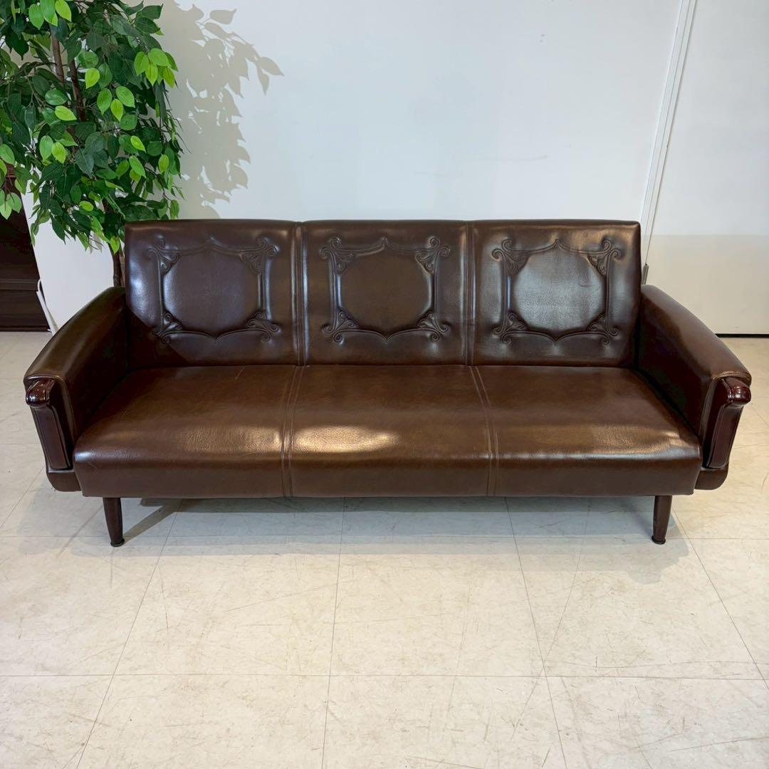 ヴィンテージレザー　3人掛けソファ アームチェア クラシック　喫茶店　レトロ