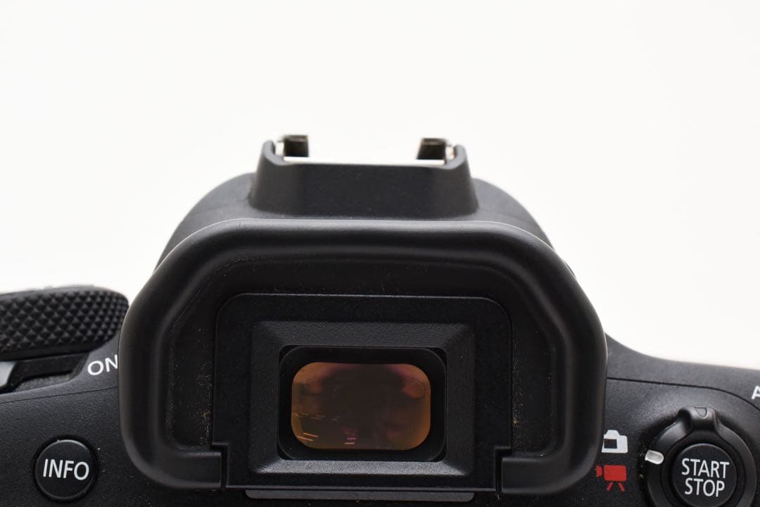 保証付き/デジタル一眼レフカメラ Canon EOS 6D Mark II