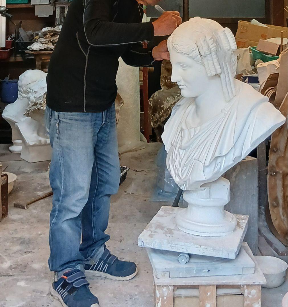 パシャント胸像。石膏像高さ(80cm)