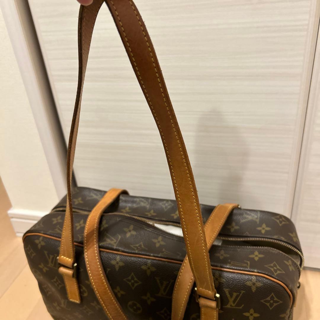 ルイ・ヴィトン モノグラム シテGM