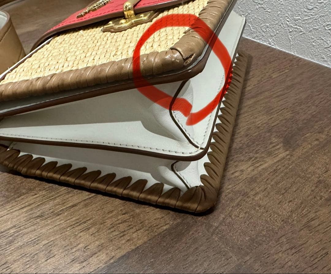 お値下げ　PRADA カイエ　かごバッグ ホワイト/レッド