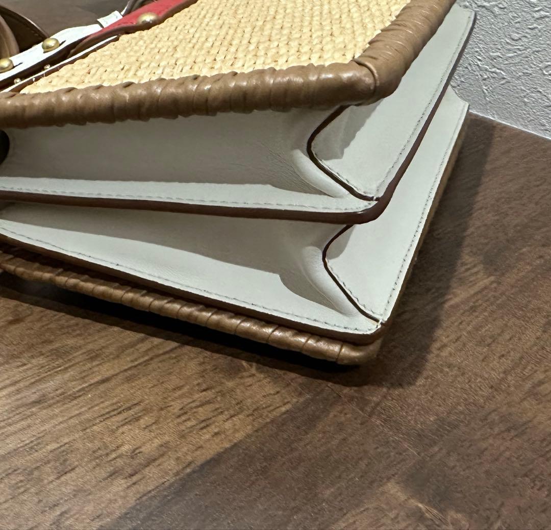 お値下げ　PRADA カイエ　かごバッグ ホワイト/レッド