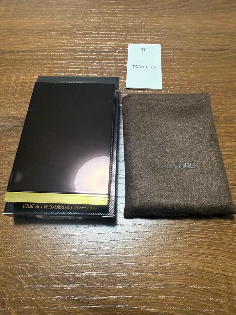 【未使用】廃盤色・TOM FORD アイカラークォード 04A サスピション