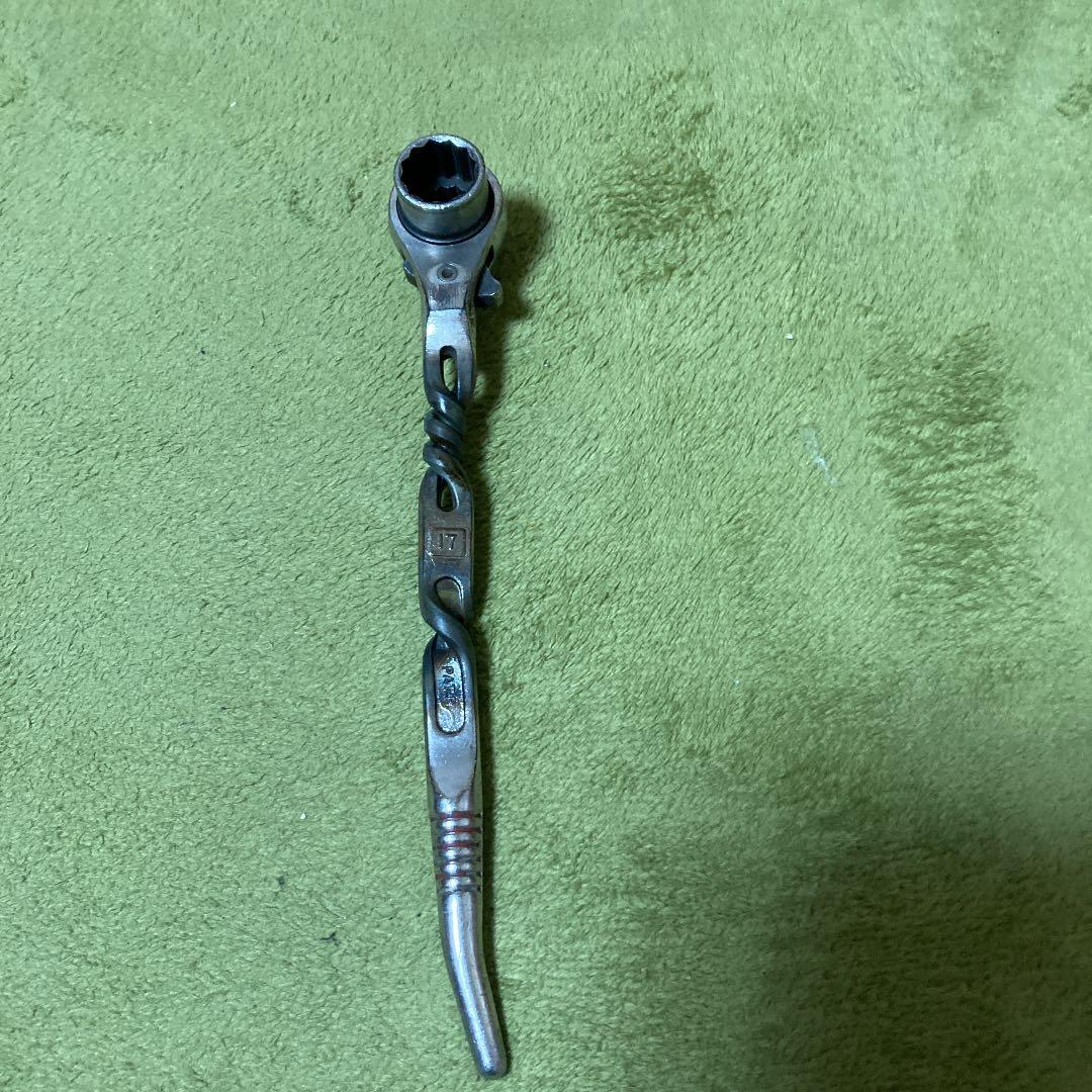 ツイストラチッェト17x21