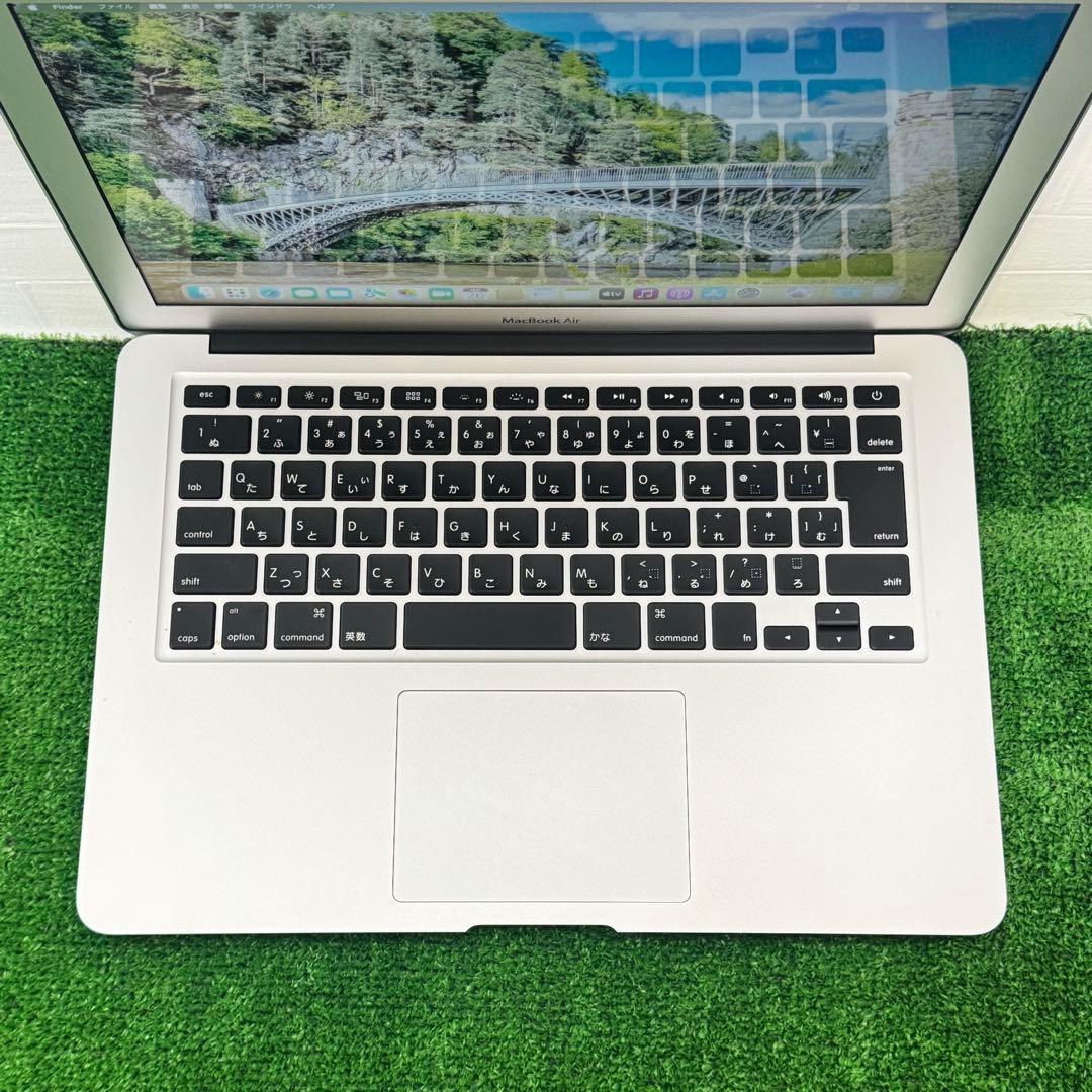 MacBook Air 13インチ Core i5 8GB SSD256GB