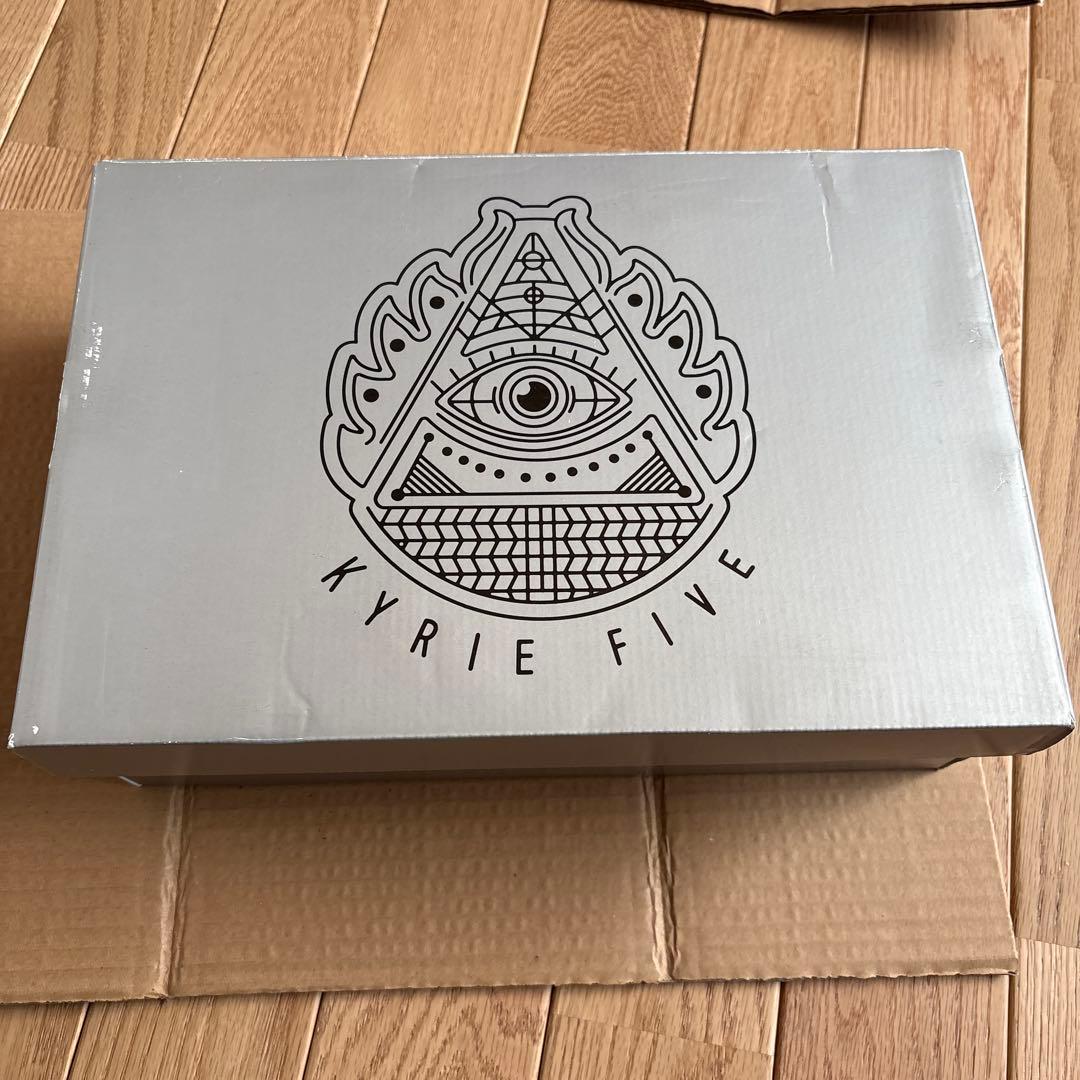 ナイキカイリー5 スポンジボブシリーズ スポンジボブ パトリック