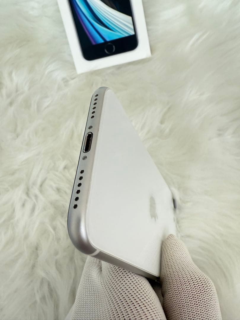 iphone SE 第2世代 ホワイト64GB 国内版 SIMフリー「箱付き」