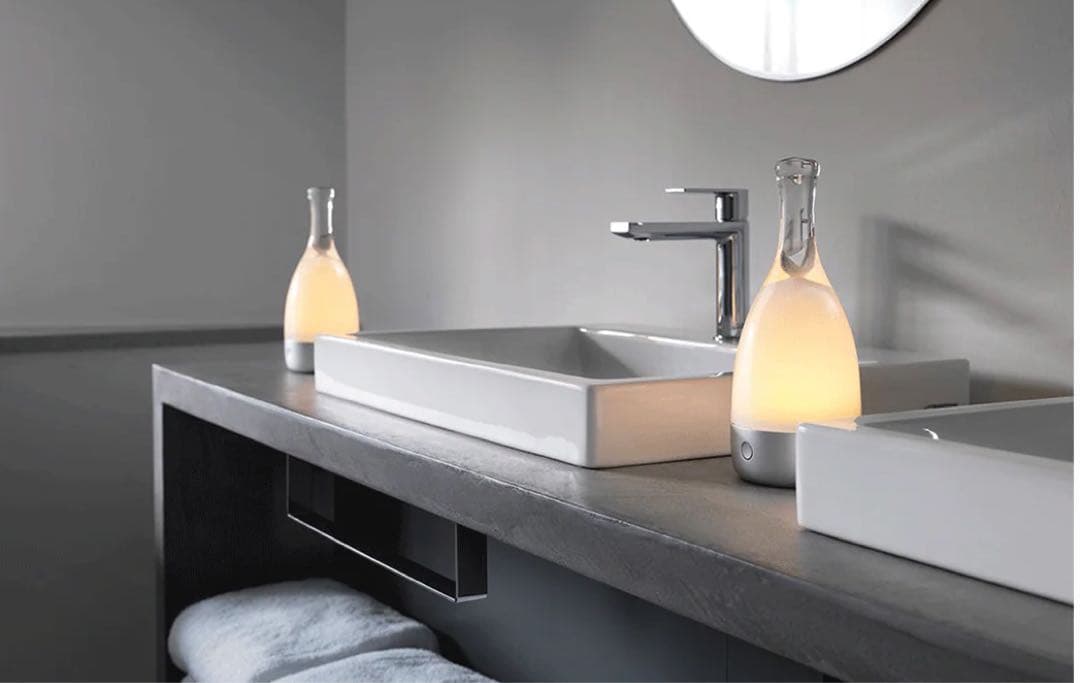 新品未開封品！伊勢丹で購入。人気で今は品切れ！ アンビエンテック明るさ四段階