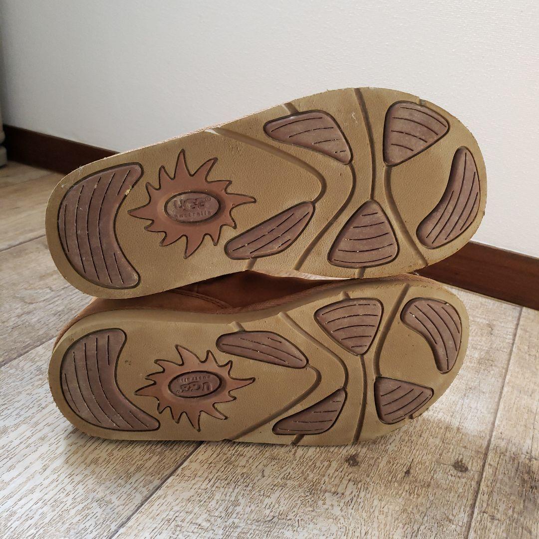 UGG ブラウンファスナー付きムートンブーツ