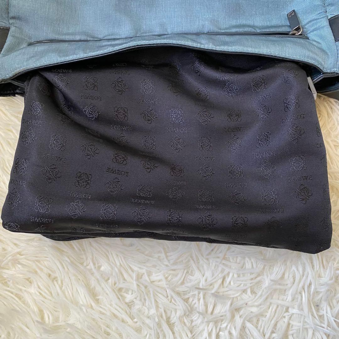 ロエベ ショルダーバック レザー