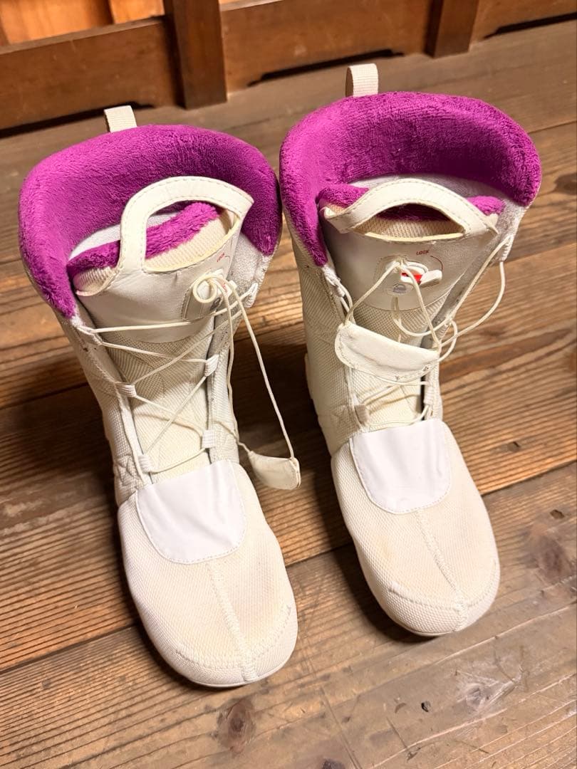 女性用スノーボードブーツ SALOMON 24cm