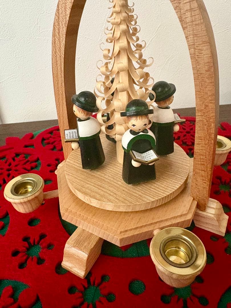 ケーテウォルファルト　クリスマス　聖歌隊　ピラミッド