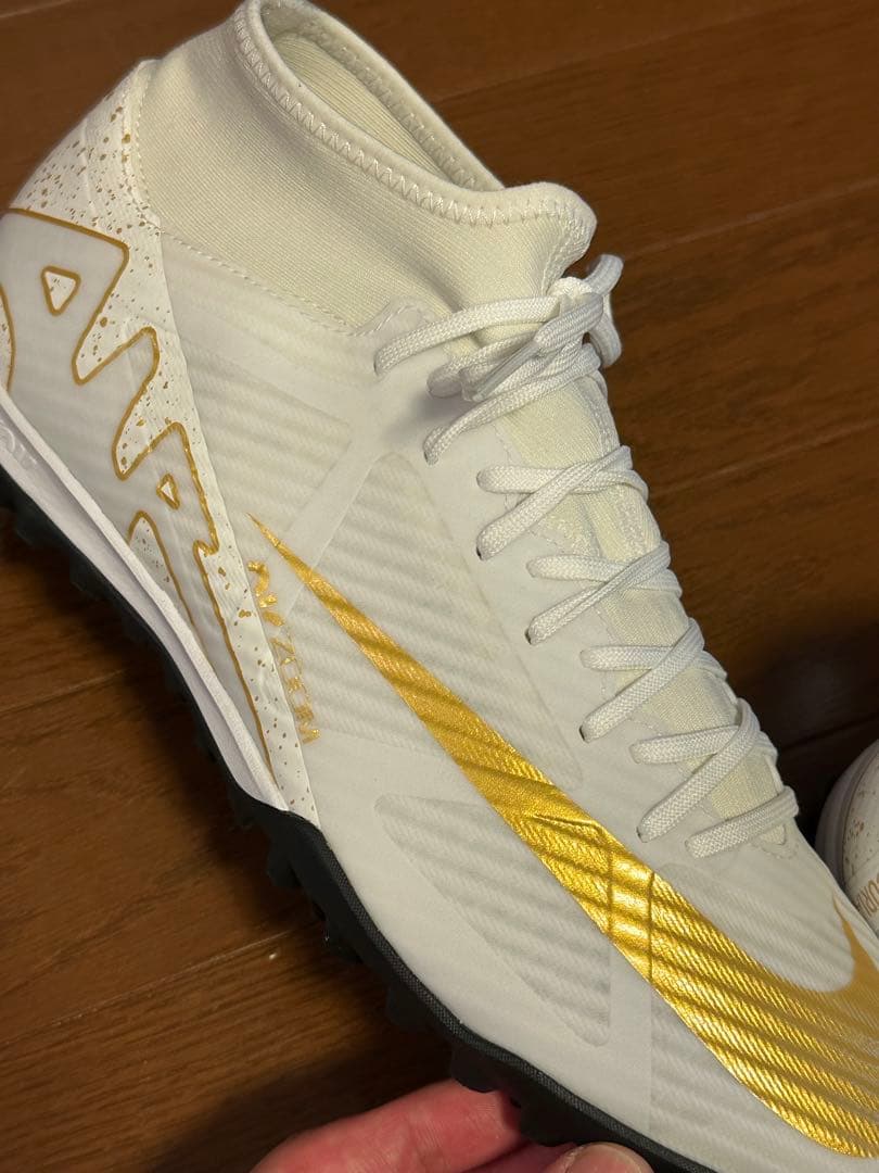 【新品未使用】Nikeズームマーキュリアルスーパーフライ10アカデミー TF