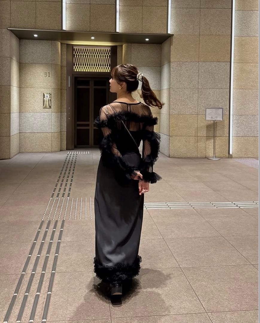 【スカートセット】【匿名発送】ECREL ドットチュールフリルブラウス