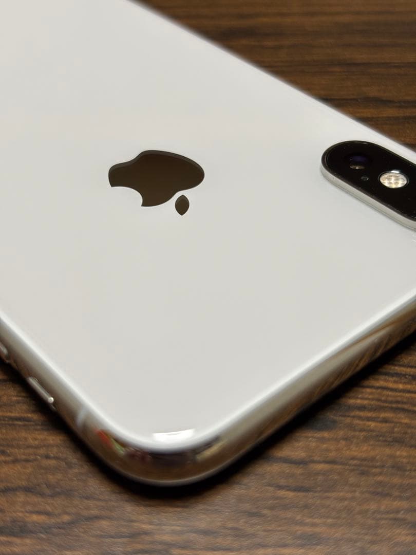 Apple iPhone Xs 64GB シルバー 美品 86％ SIMフリー