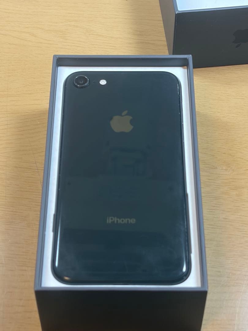 スマートフォン本体 iphone8 64GB