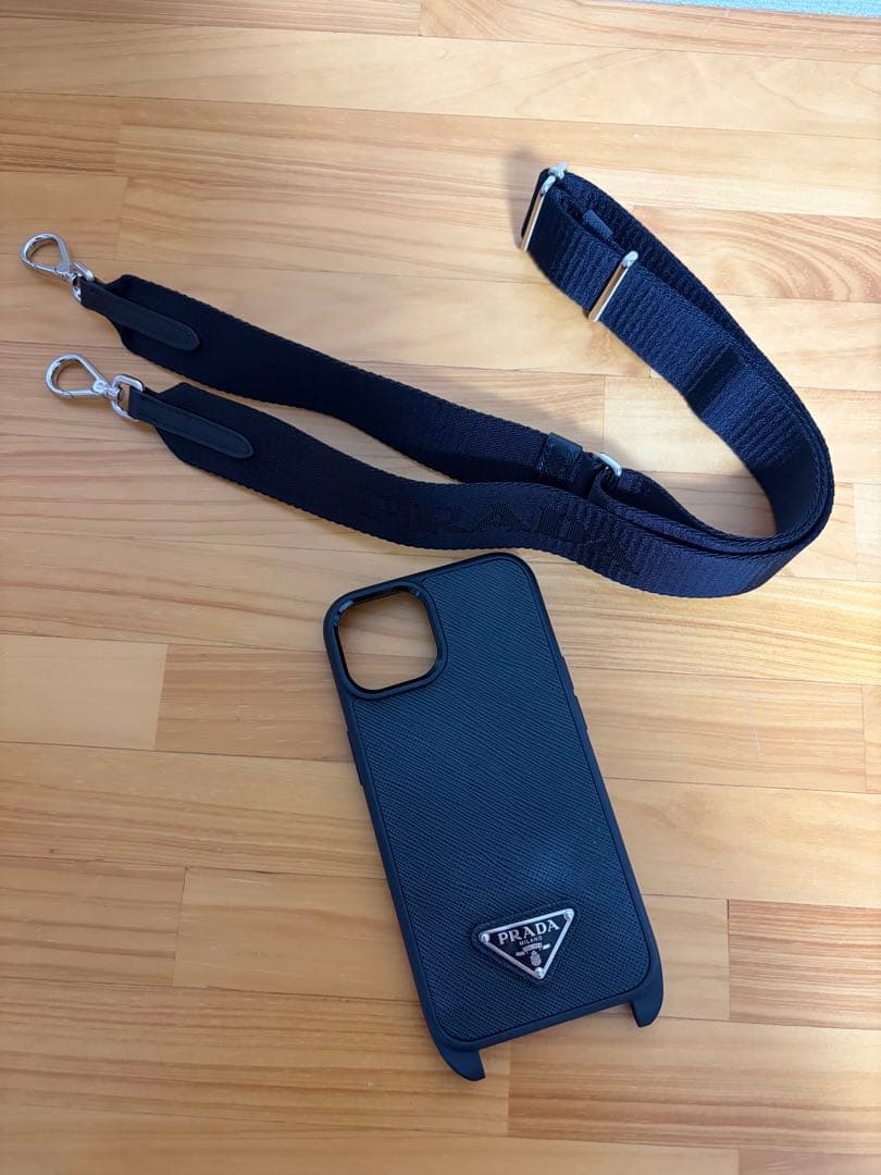 PRADA iPhone14ケース　ショルダーストラップ　ブラック