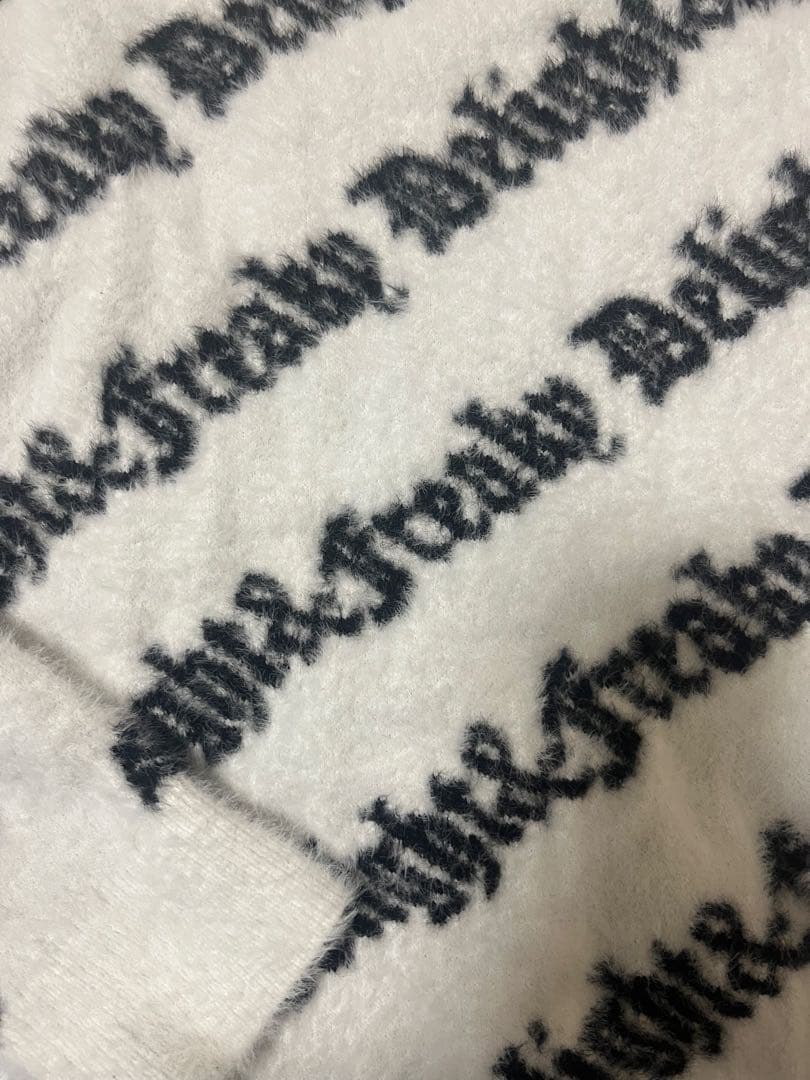 秋元強真着用　アダムスジャグラー　ニット