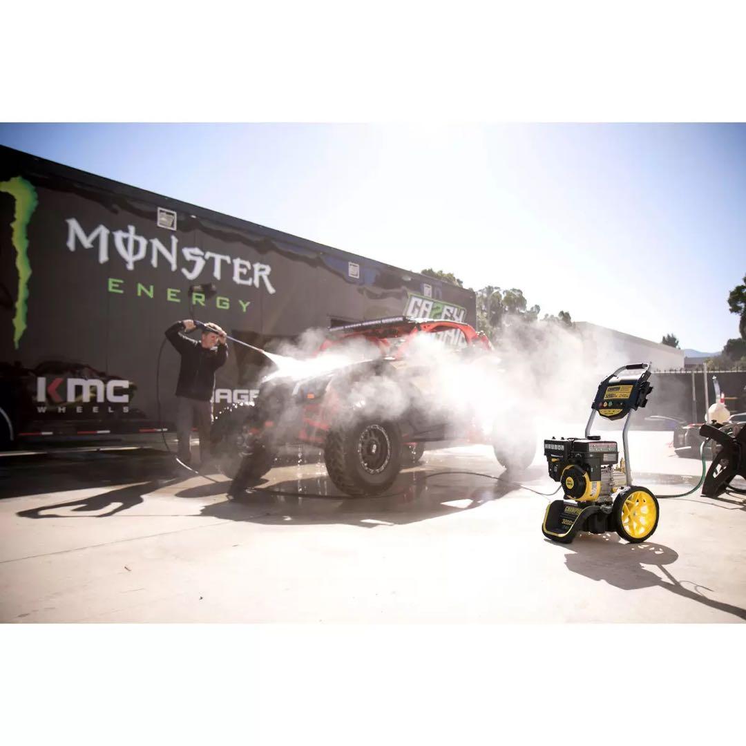 新品、未開封チャンピオン エンジン式 高圧洗浄機　　3200PSI 業務用